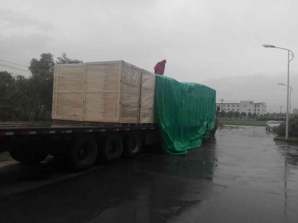 2017年6月北京創(chuàng)聯(lián)匯通電氣-雨中發(fā)貨現(xiàn)場，一直以顧客服務(wù)為較好